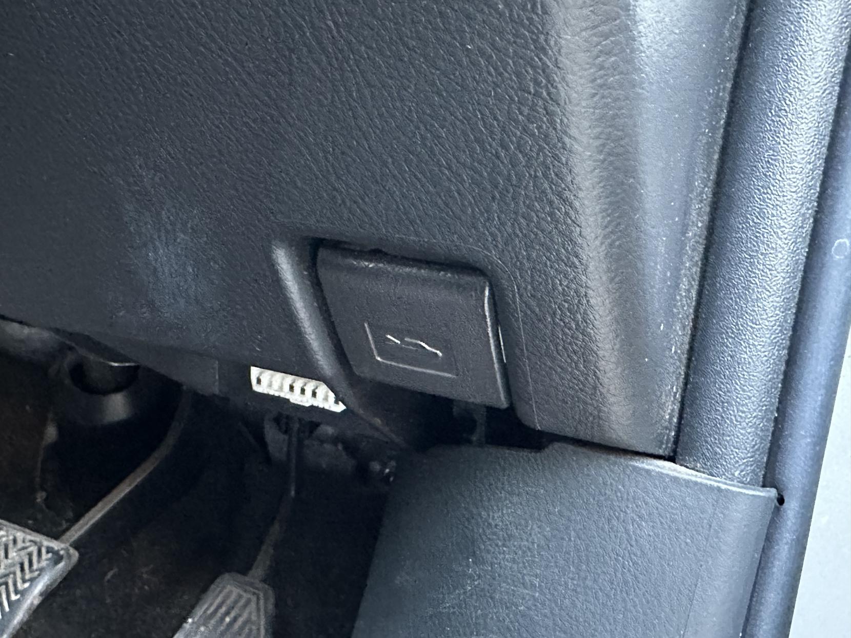 Toyota RAV4 2.0 XT3 SUV 5dr Petrol Automatic 4WD (212 g/km, 150 bhp)