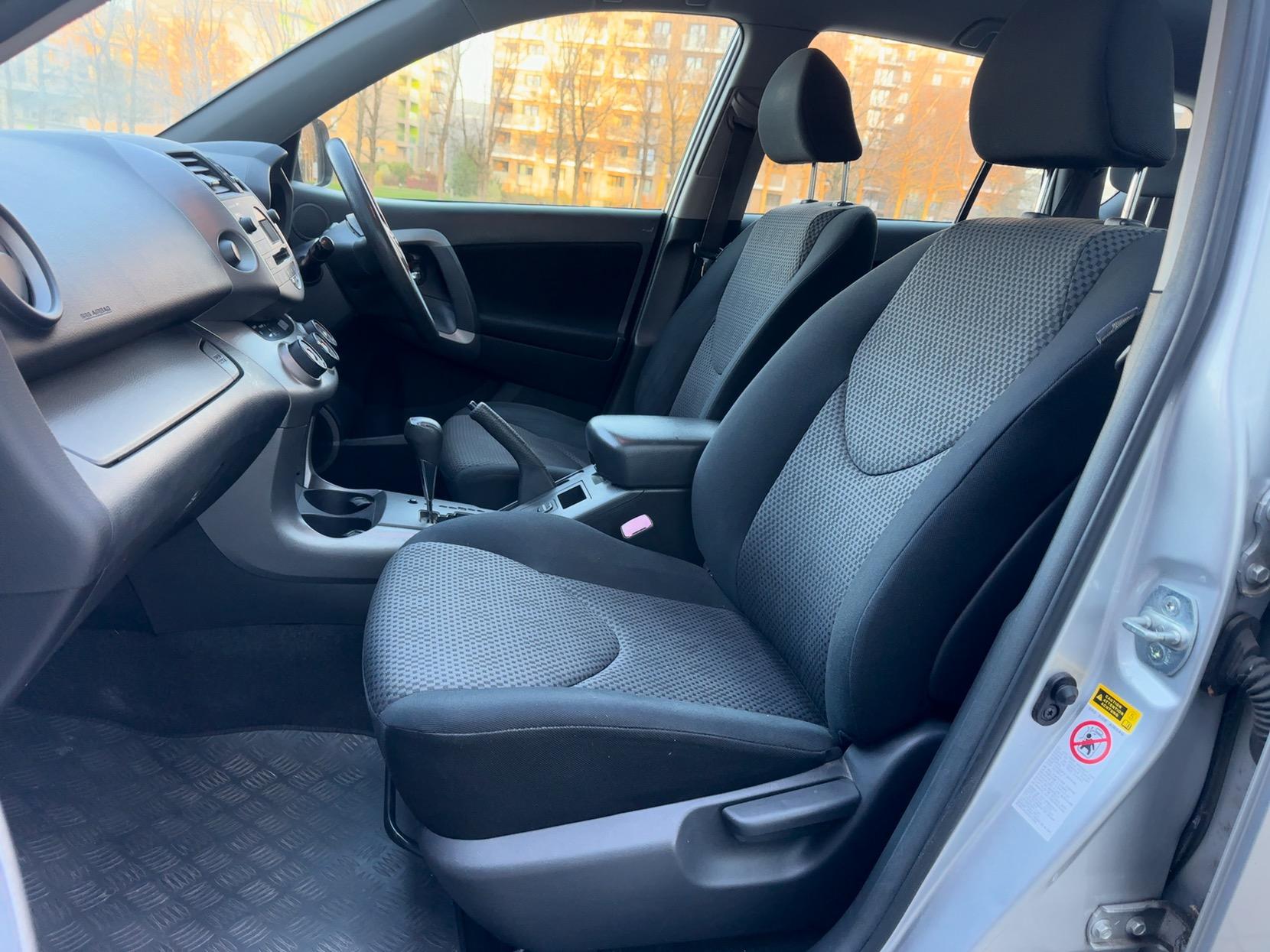 Toyota RAV4 2.0 XT3 SUV 5dr Petrol Automatic 4WD (212 g/km, 150 bhp)