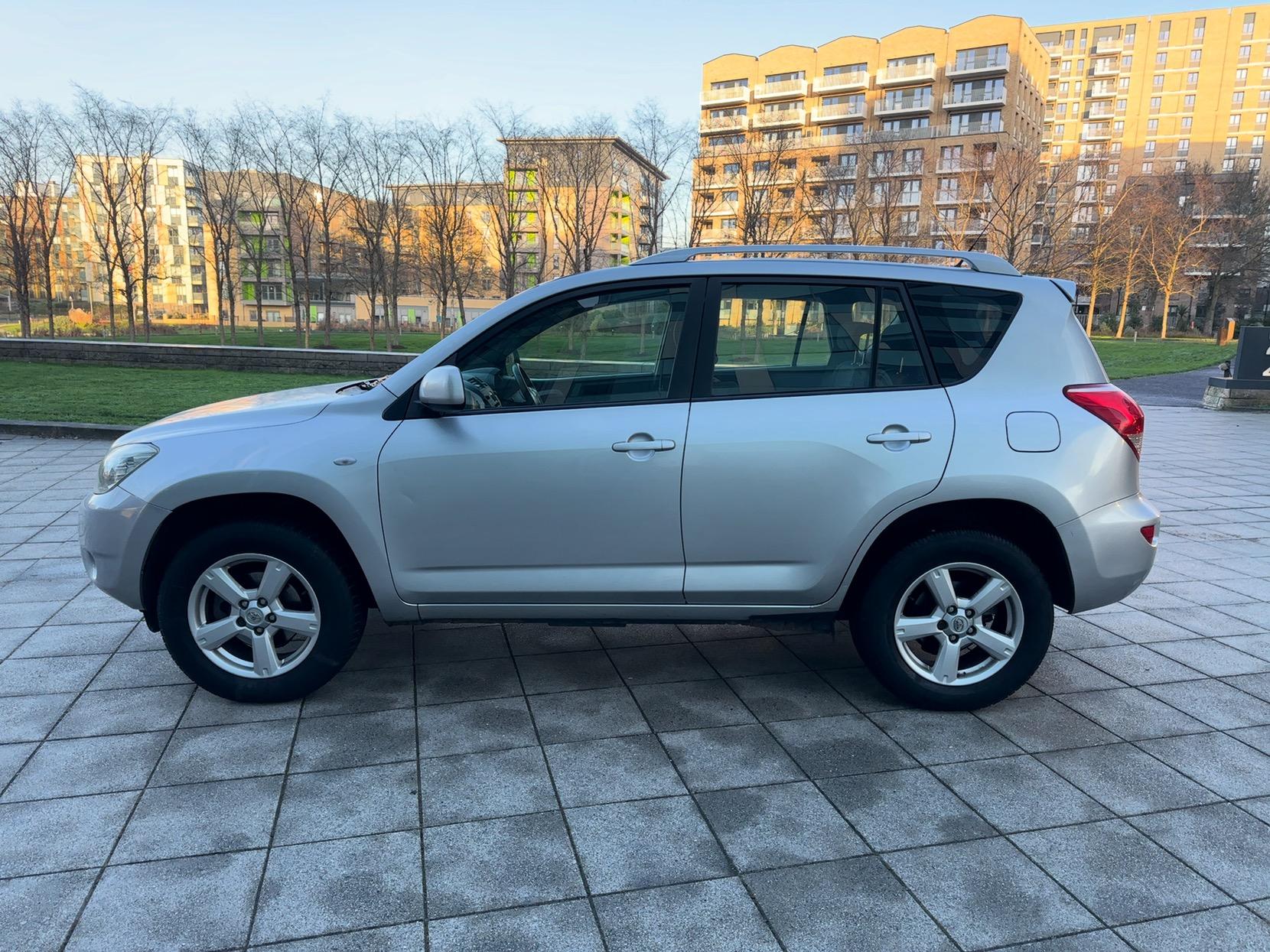 Toyota RAV4 2.0 XT3 SUV 5dr Petrol Automatic 4WD (212 g/km, 150 bhp)