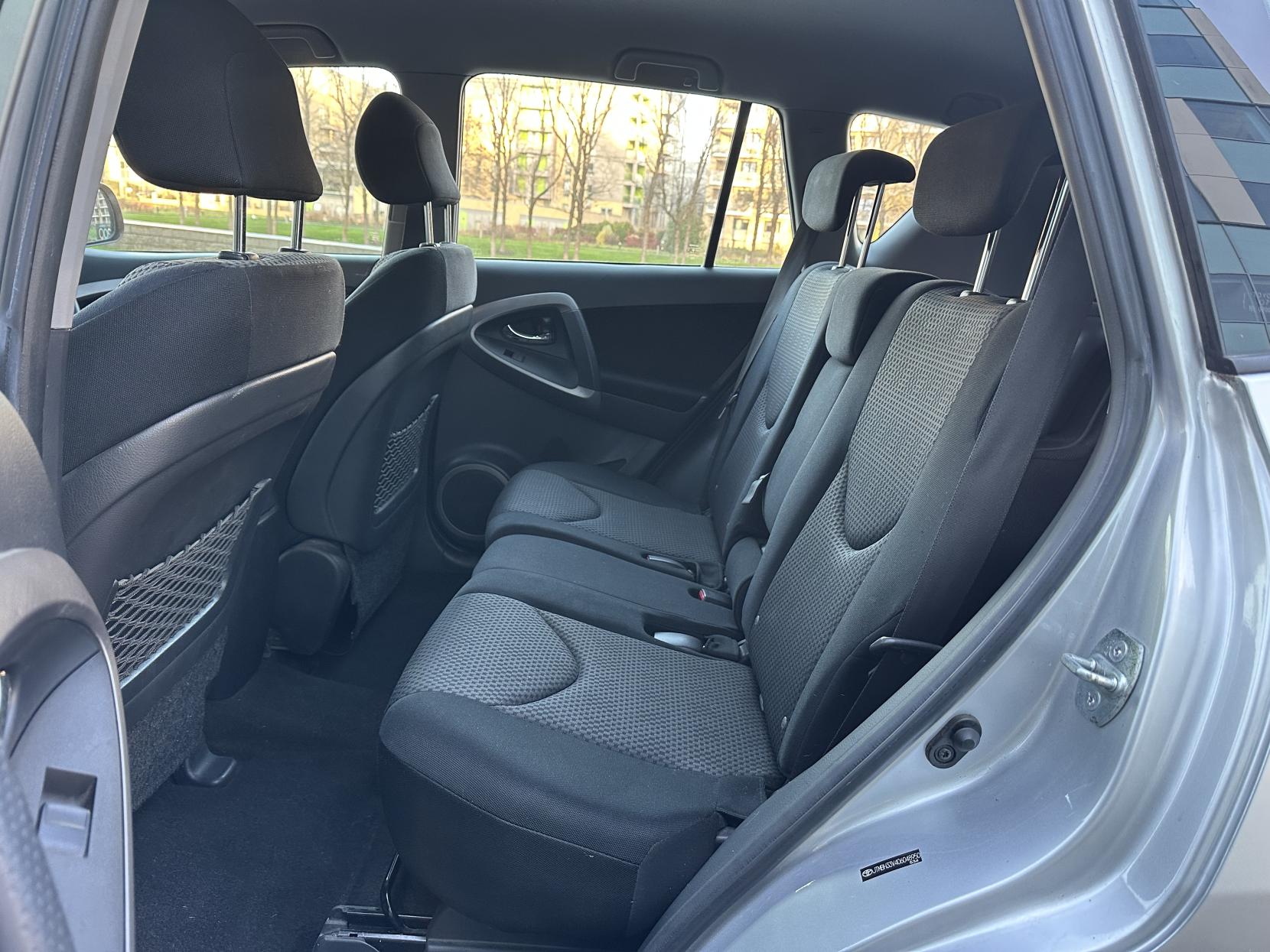 Toyota RAV4 2.0 XT3 SUV 5dr Petrol Automatic 4WD (212 g/km, 150 bhp)