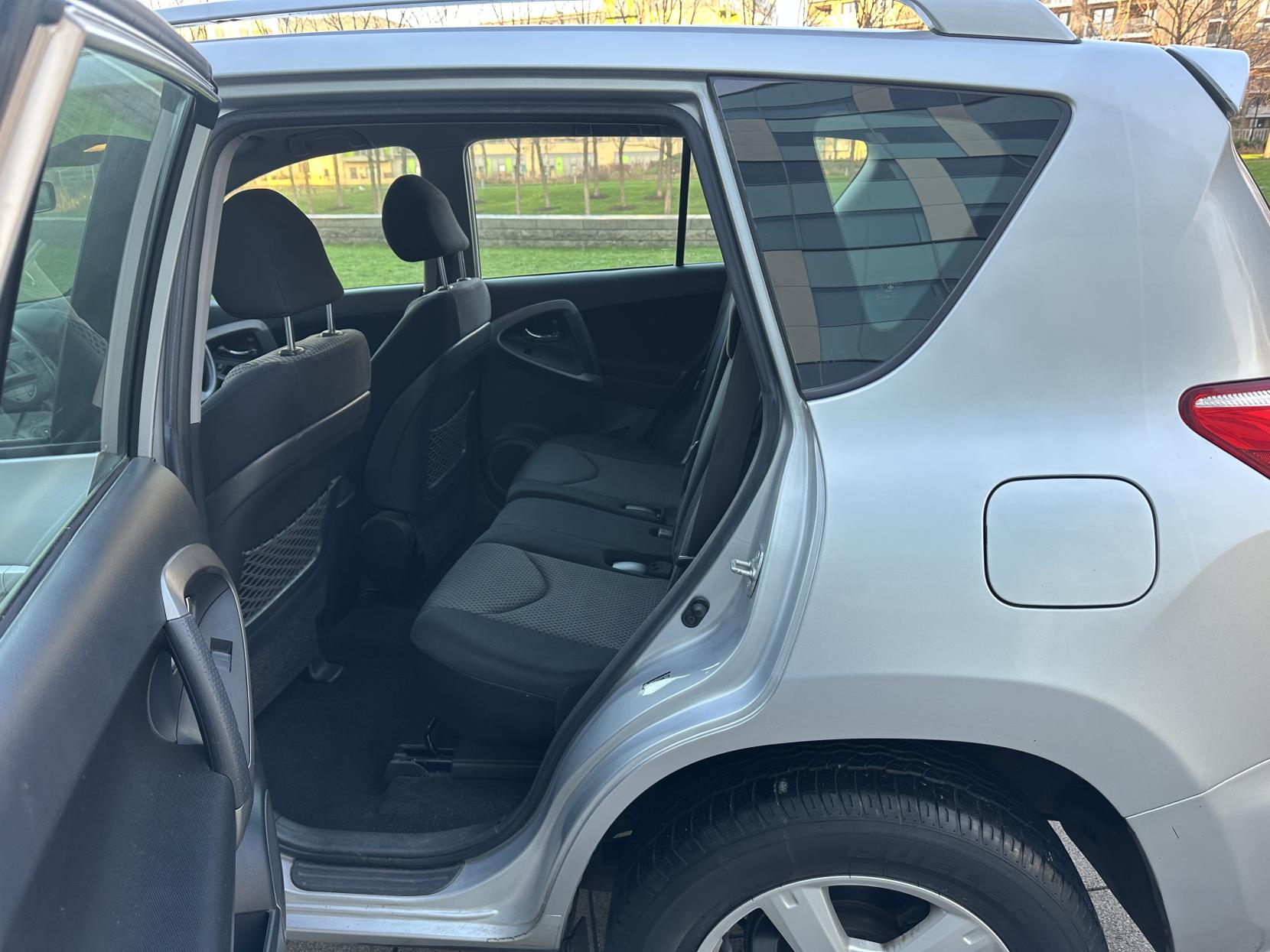 Toyota RAV4 2.0 XT3 SUV 5dr Petrol Automatic 4WD (212 g/km, 150 bhp)