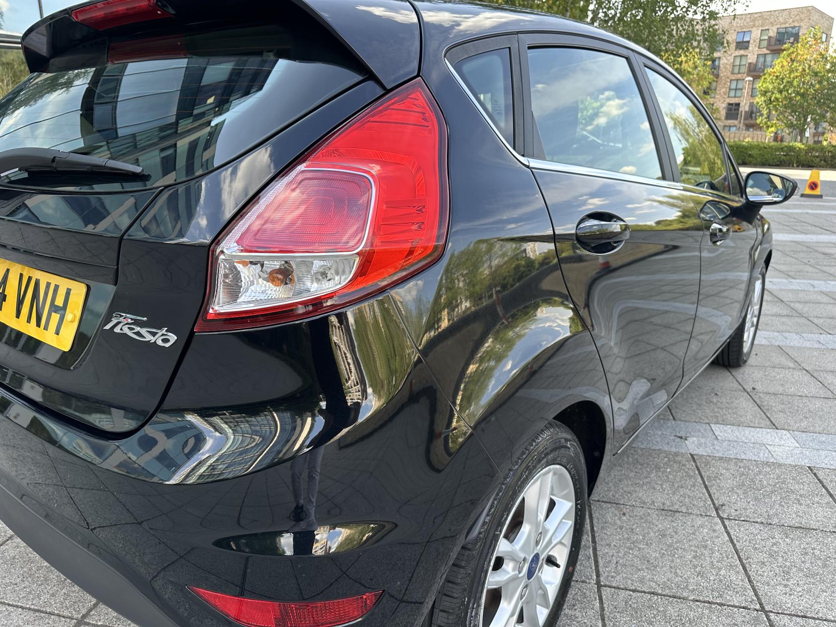 Ford Fiesta 1.0T EcoBoost Zetec Hatchback 5dr Petrol Manual Euro 5 (s/s) (100 ps)