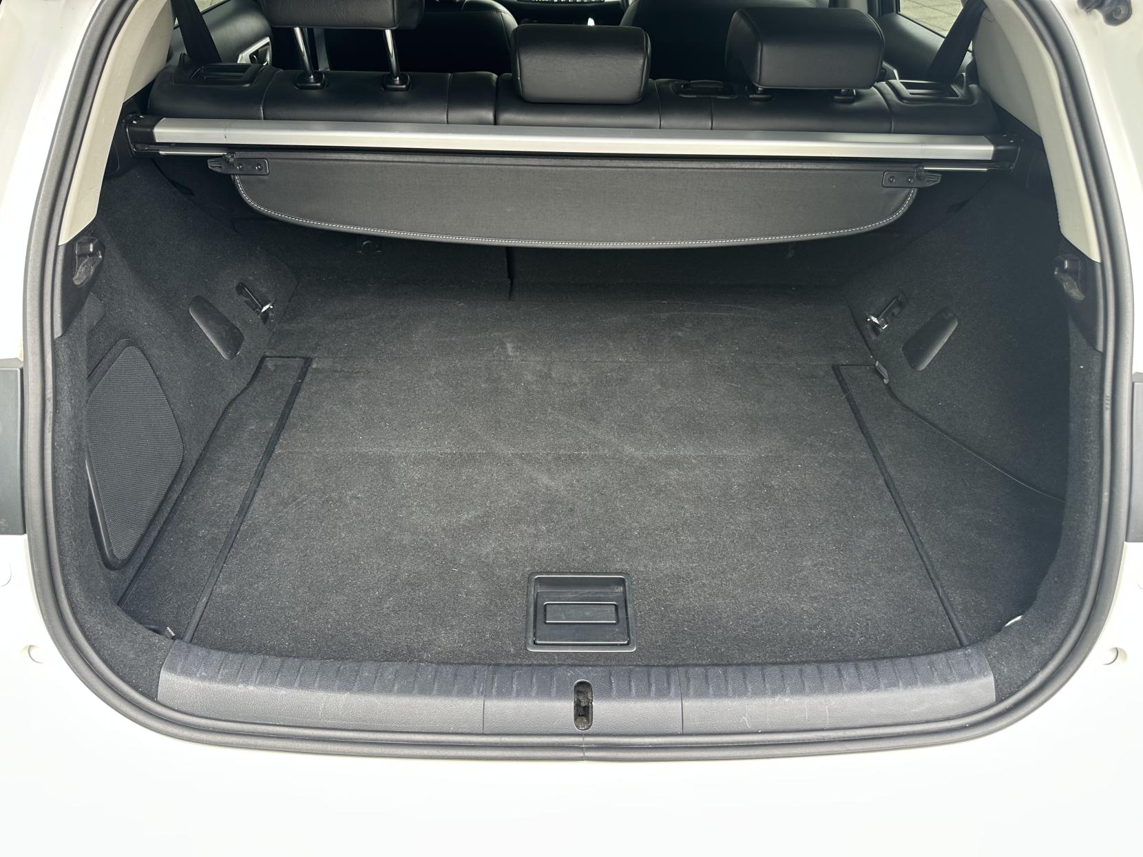 Lexus CT 1.8 200h SE-L Hatchback 5dr Petrol Hybrid CVT Euro 5 (s/s) (136 ps)