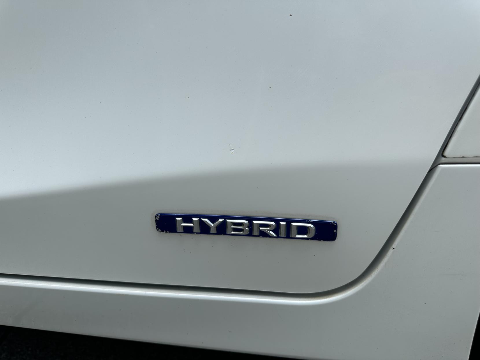 Lexus CT 1.8 200h SE-L Hatchback 5dr Petrol Hybrid CVT Euro 5 (s/s) (136 ps)
