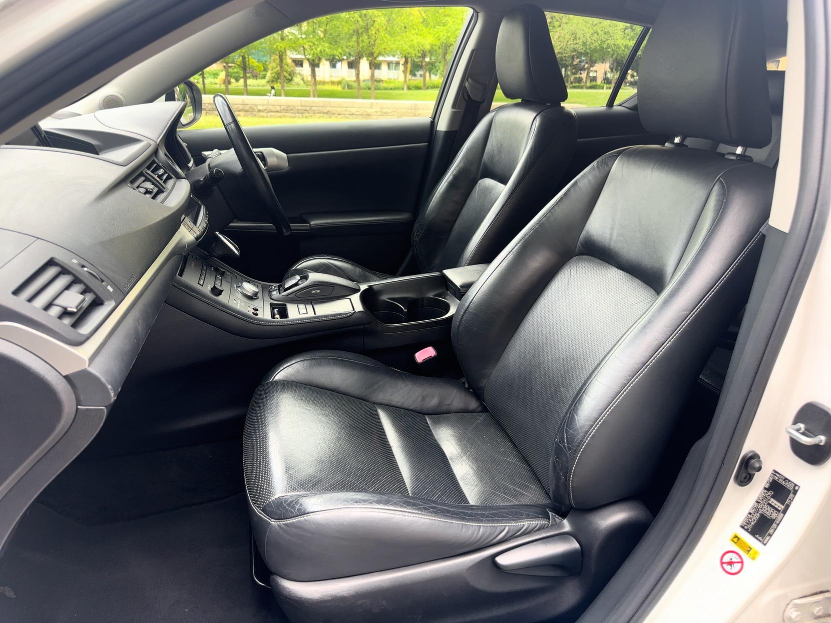 Lexus CT 1.8 200h SE-L Hatchback 5dr Petrol Hybrid CVT Euro 5 (s/s) (136 ps)