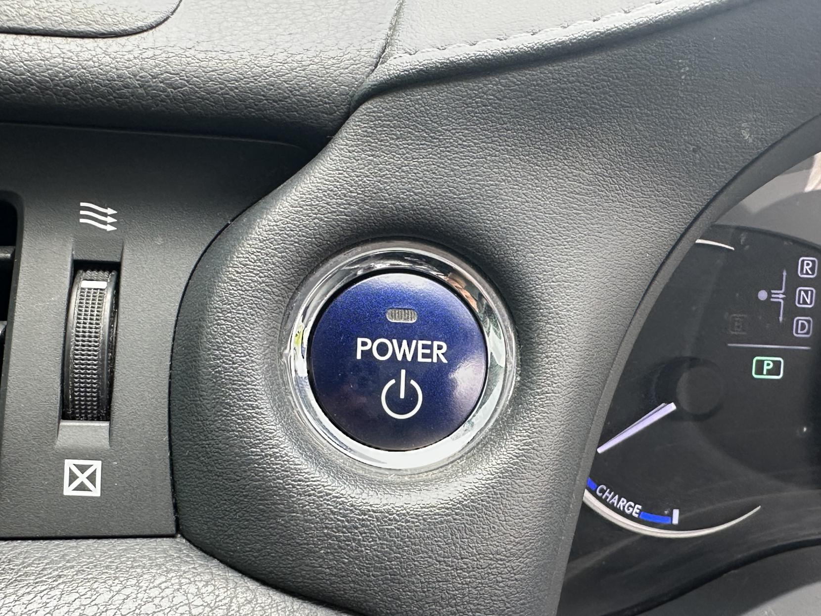 Lexus CT 1.8 200h SE-L Hatchback 5dr Petrol Hybrid CVT Euro 5 (s/s) (136 ps)