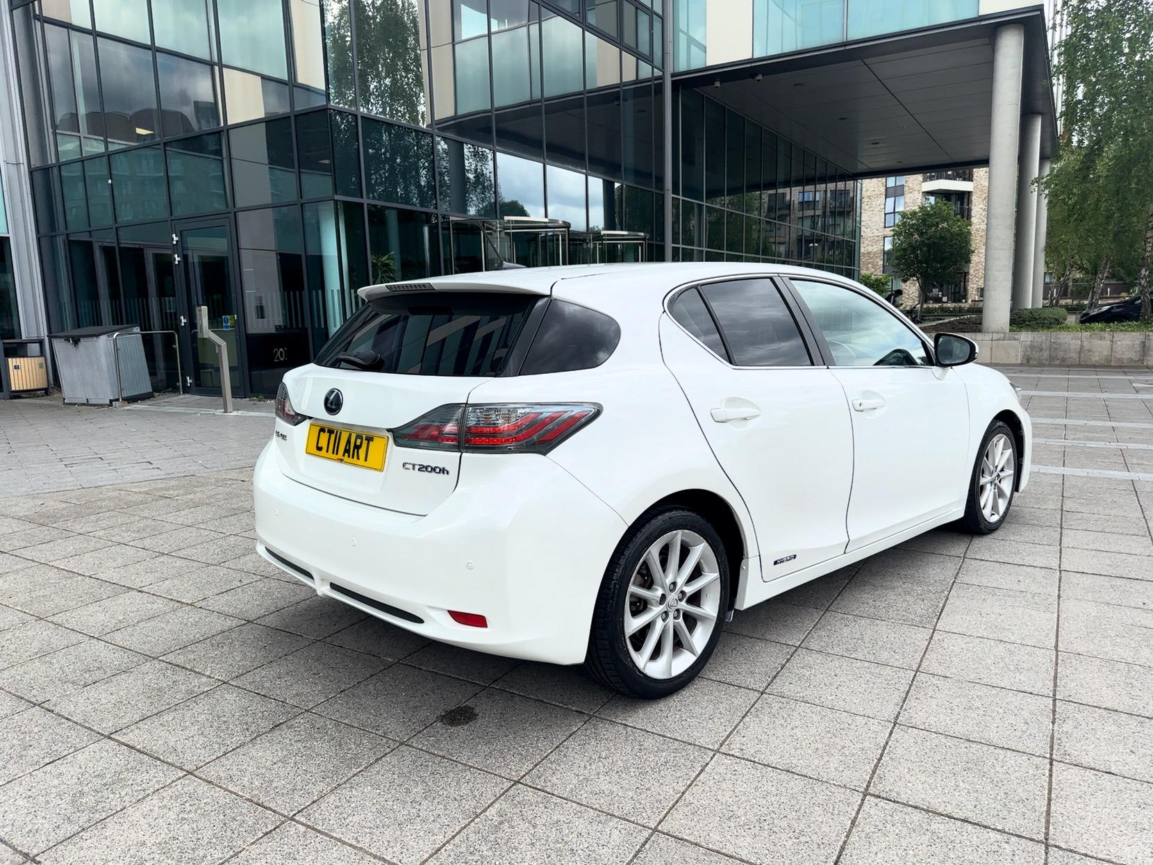 Lexus CT 1.8 200h SE-L Hatchback 5dr Petrol Hybrid CVT Euro 5 (s/s) (136 ps)