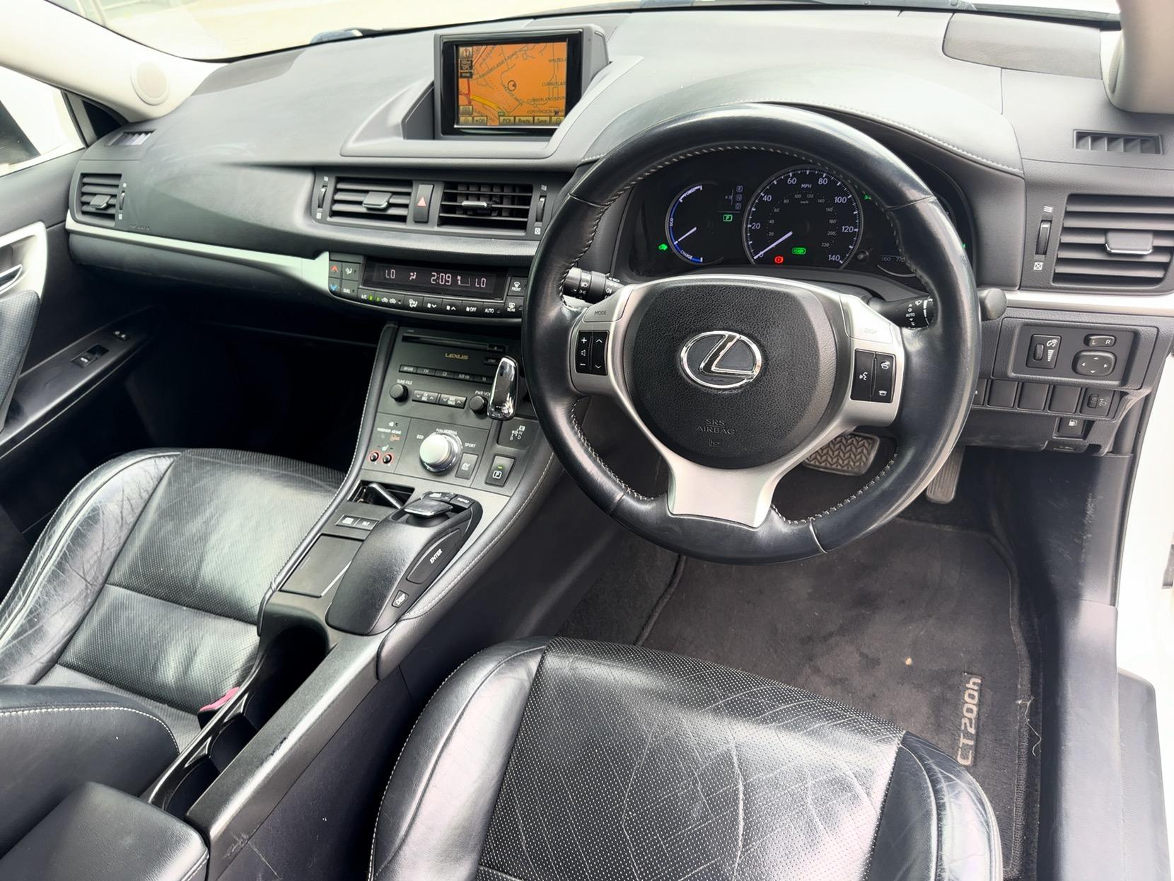 Lexus CT 1.8 200h SE-L Hatchback 5dr Petrol Hybrid CVT Euro 5 (s/s) (136 ps)