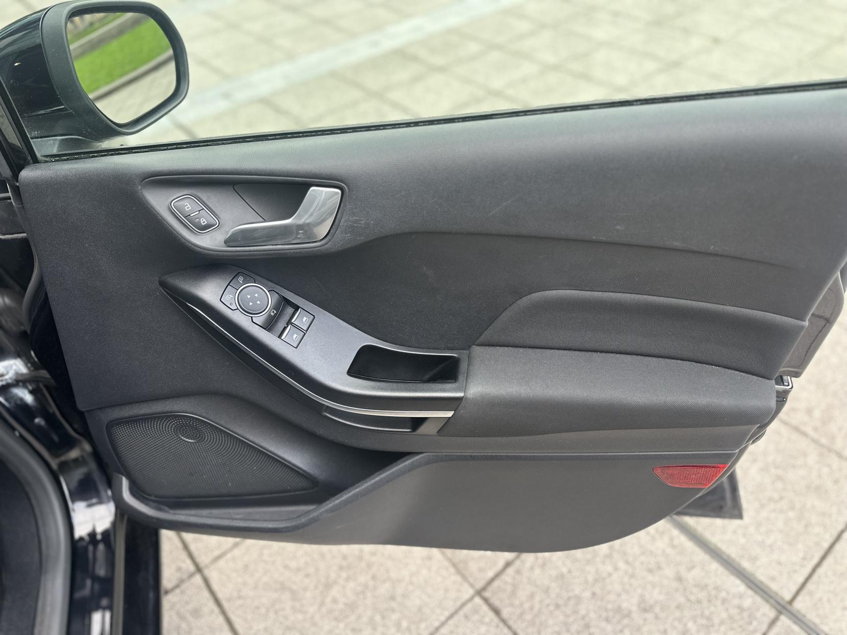 Ford Fiesta 1.0T EcoBoost Titanium Hatchback 5dr Petrol Manual Euro 6 (s/s) (100 ps)