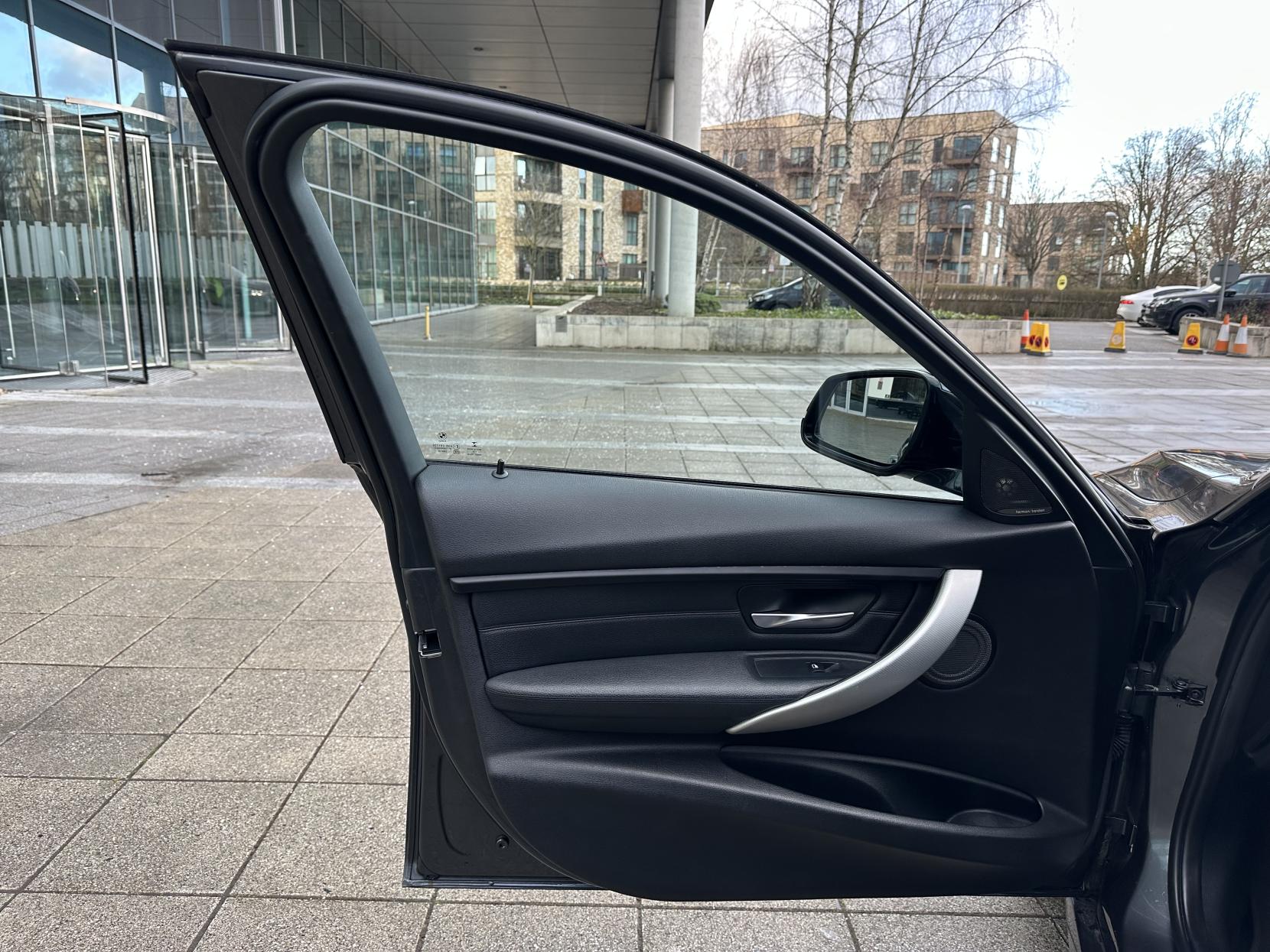 BMW 3 Series 2.0 320d BluePerformance M Sport Saloon 4dr Diesel Auto Euro 6 (s/s) (184 ps)