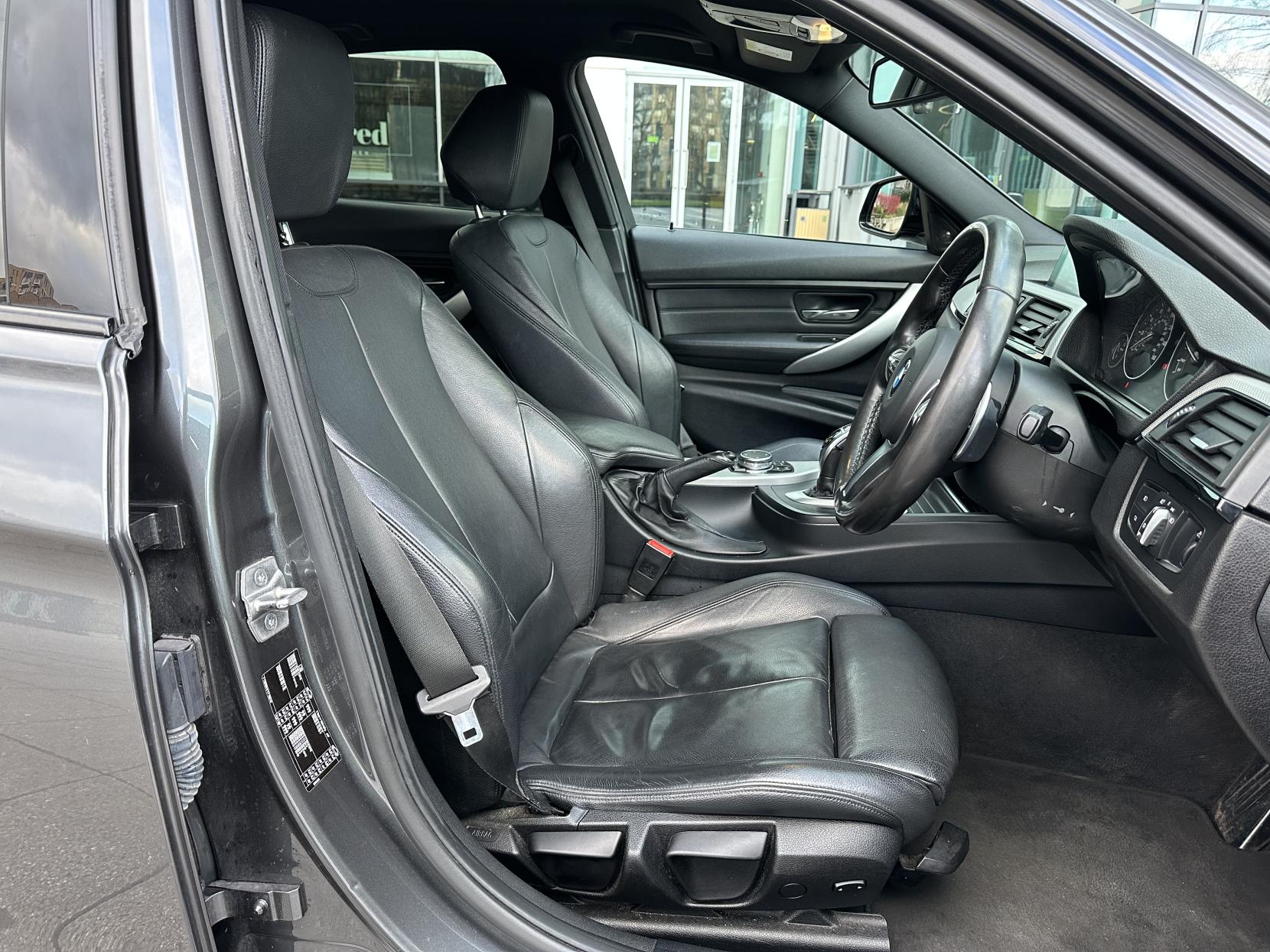 BMW 3 Series 2.0 320d BluePerformance M Sport Saloon 4dr Diesel Auto Euro 6 (s/s) (184 ps)