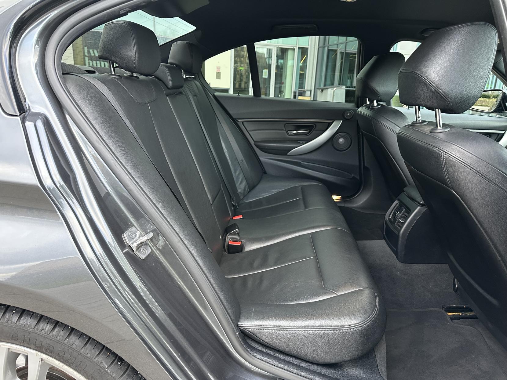 BMW 3 Series 2.0 320d BluePerformance M Sport Saloon 4dr Diesel Auto Euro 6 (s/s) (184 ps)