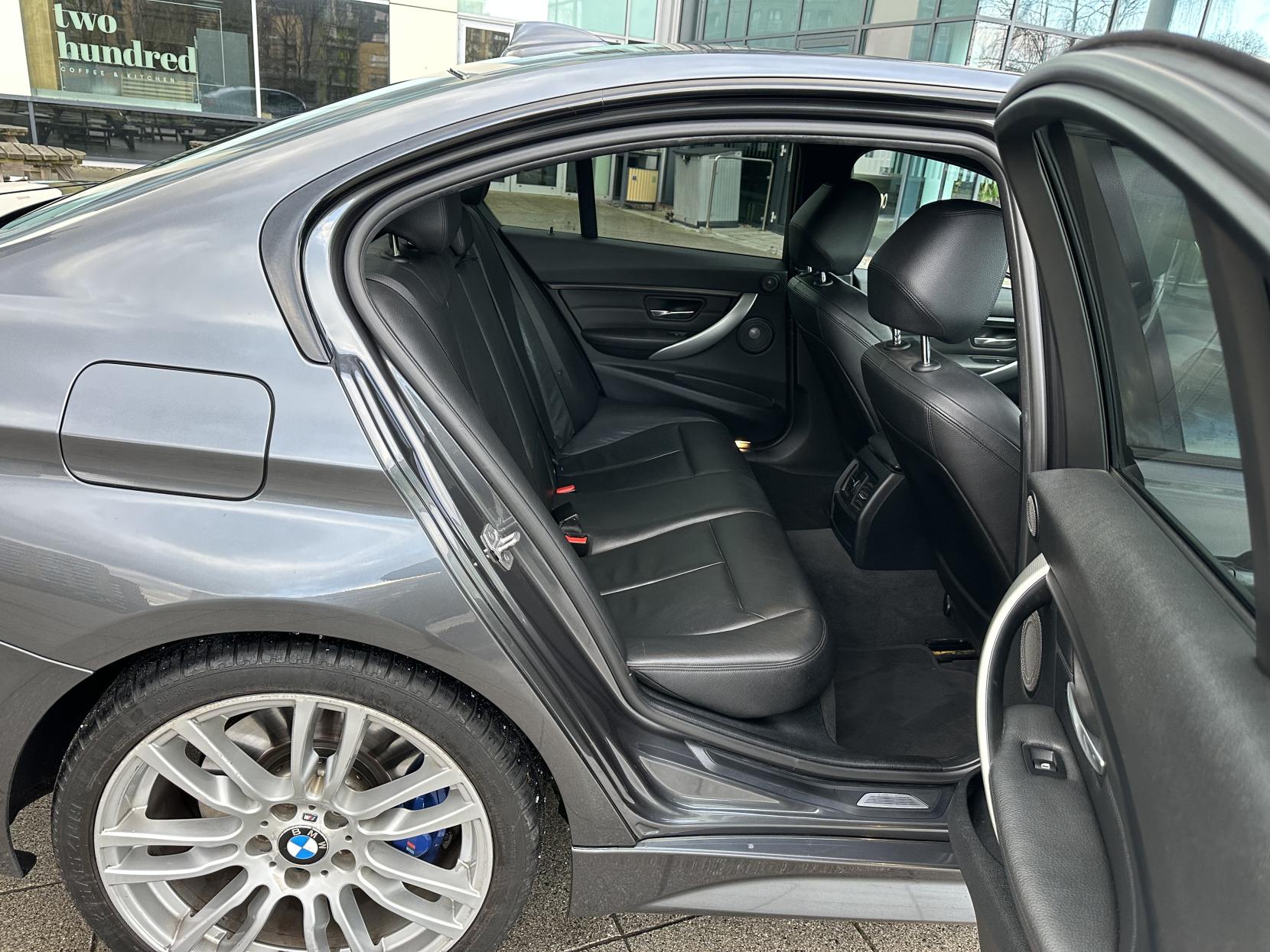 BMW 3 Series 2.0 320d BluePerformance M Sport Saloon 4dr Diesel Auto Euro 6 (s/s) (184 ps)