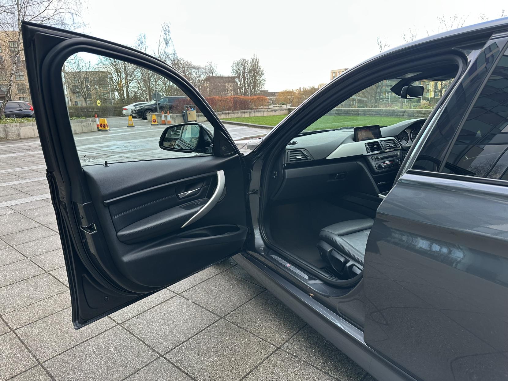 BMW 3 Series 2.0 320d BluePerformance M Sport Saloon 4dr Diesel Auto Euro 6 (s/s) (184 ps)