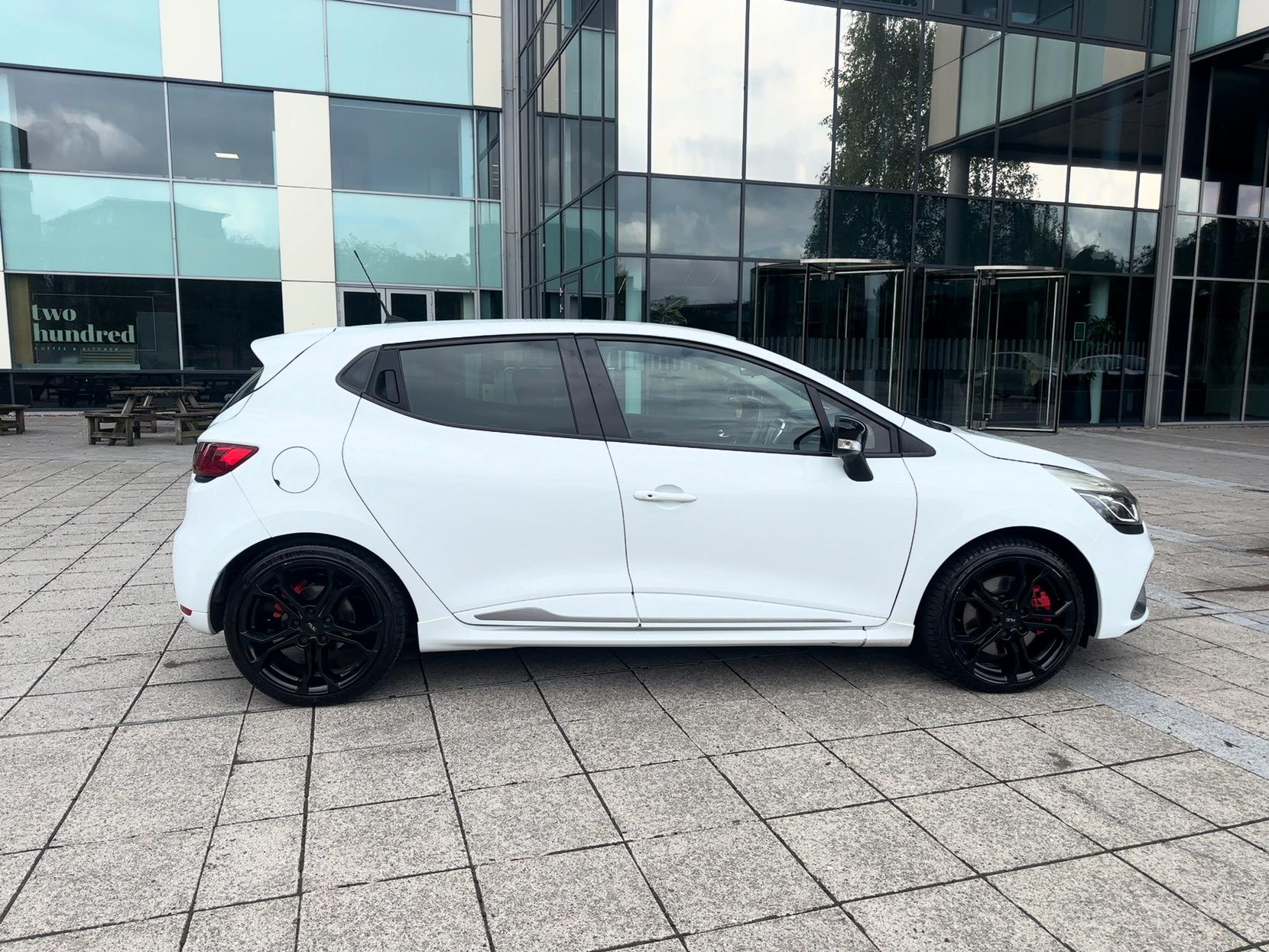 Renault Clio 1.6 TCe Renaultsport Lux Hatchback 5dr Petrol EDC Euro 5 (200 ps)