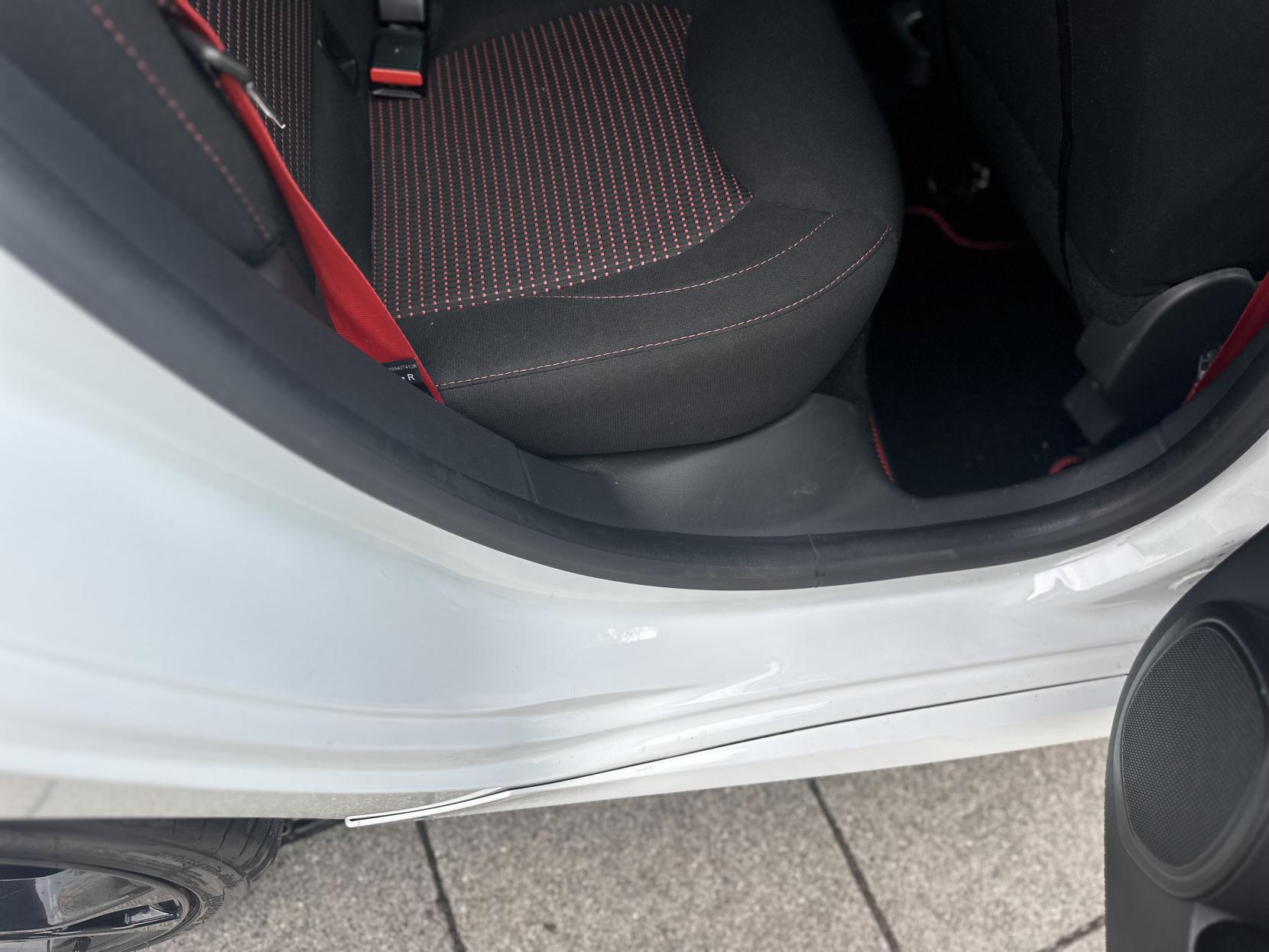 Renault Clio 1.6 TCe Renaultsport Lux Hatchback 5dr Petrol EDC Euro 5 (200 ps)