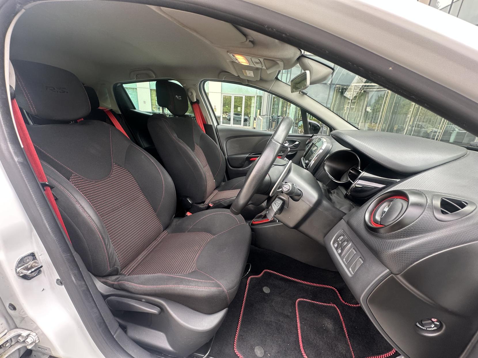 Renault Clio 1.6 TCe Renaultsport Lux Hatchback 5dr Petrol EDC Euro 5 (200 ps)