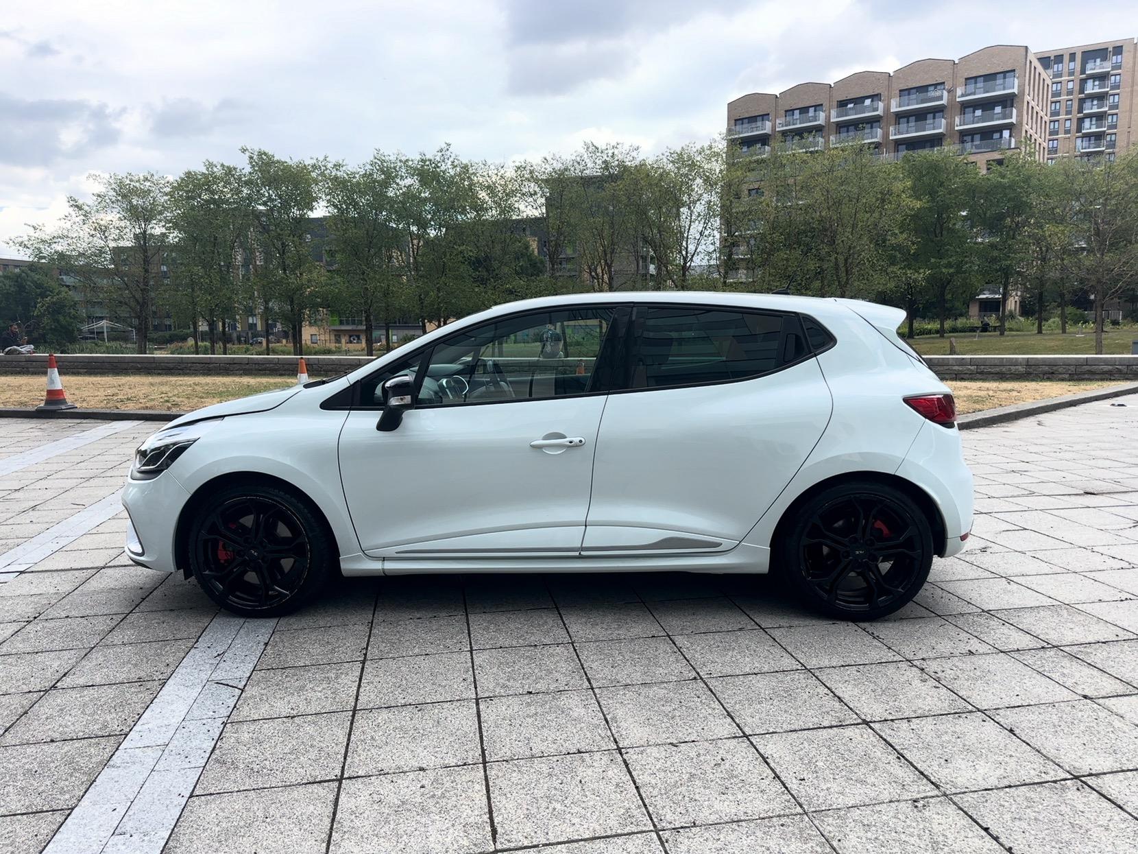 Renault Clio 1.6 TCe Renaultsport Lux Hatchback 5dr Petrol EDC Euro 5 (200 ps)