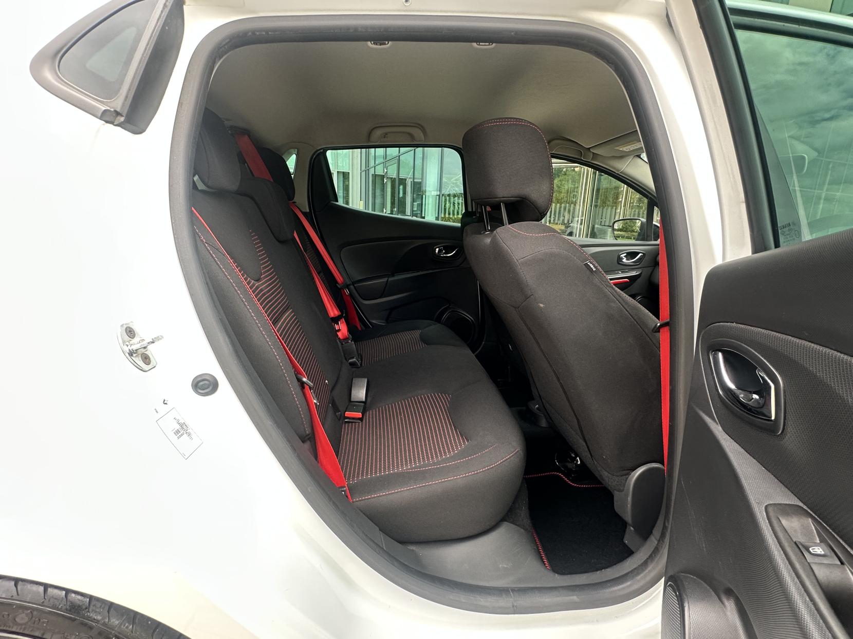 Renault Clio 1.6 TCe Renaultsport Lux Hatchback 5dr Petrol EDC Euro 5 (200 ps)