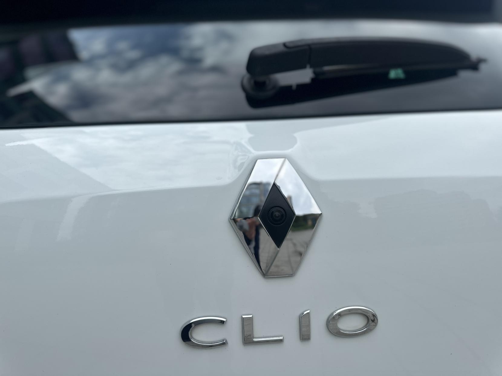 Renault Clio 1.6 TCe Renaultsport Lux Hatchback 5dr Petrol EDC Euro 5 (200 ps)