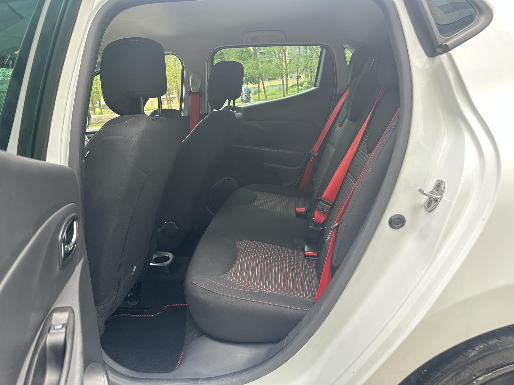 Renault Clio 1.6 TCe Renaultsport Lux Hatchback 5dr Petrol EDC Euro 5 (200 ps)