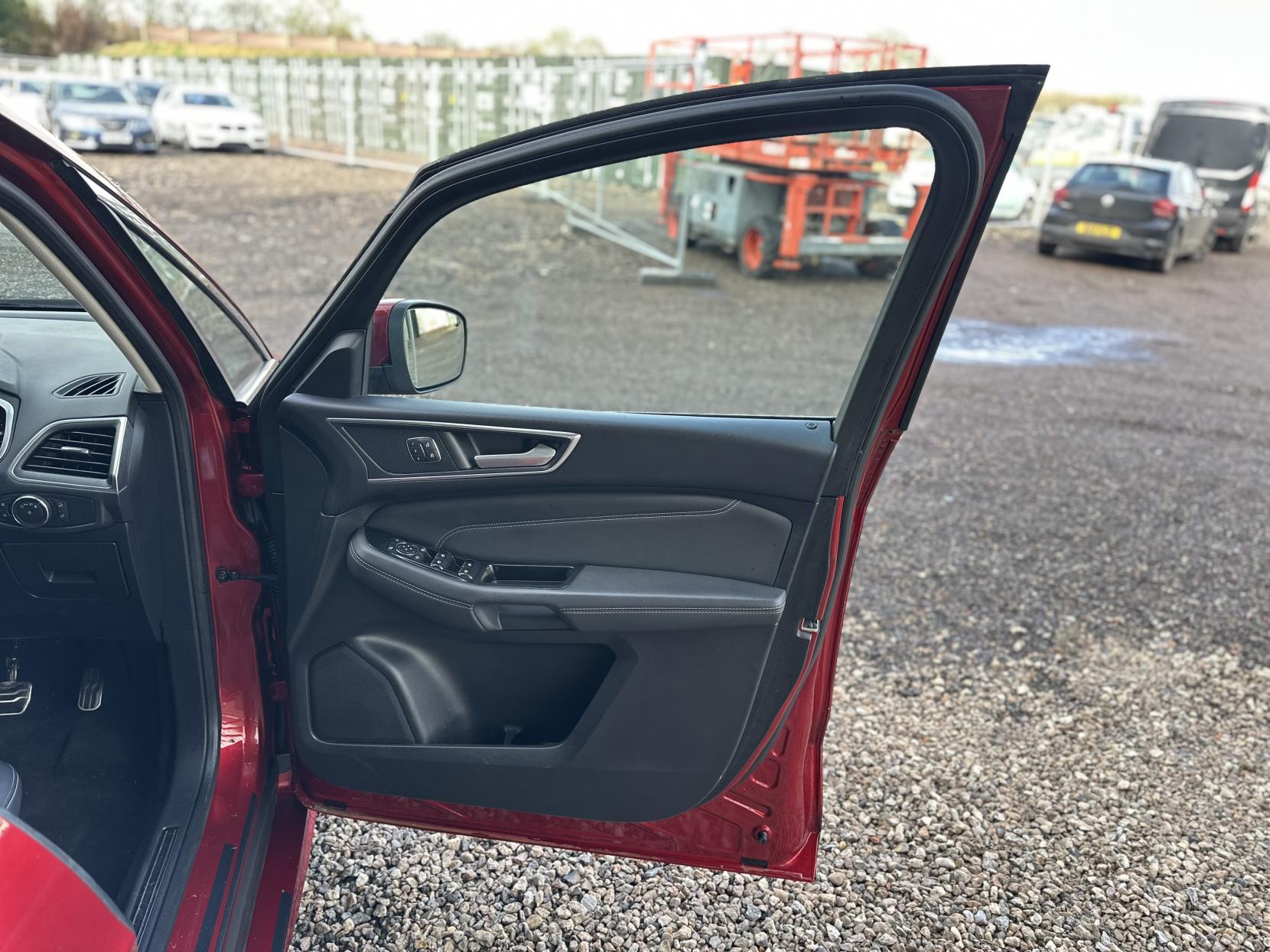 Ford S-Max 2.0 TDCi Titanium Sport MPV 5dr Diesel Powershift AWD Euro 6 (s/s) (180 ps)